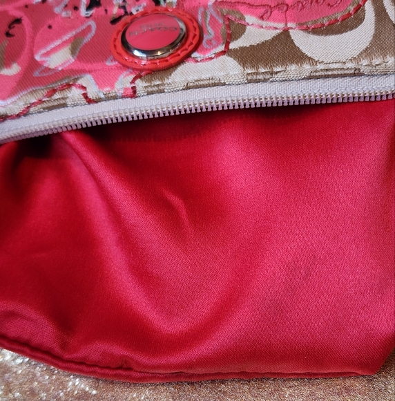 Coach Poppy Khaki Coral Flower Floral Signature Sequined Wristlet - Picture 11 of 11